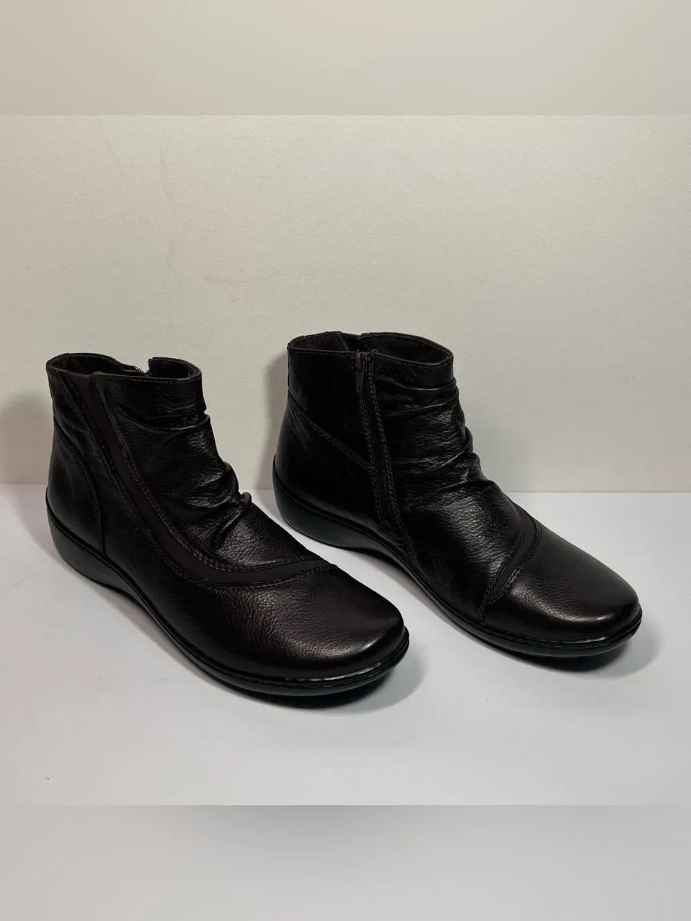 Clarks sleek brown